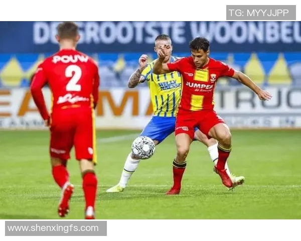 阿森纳与里昂激战成平局比分揭晓精彩瞬间回顾