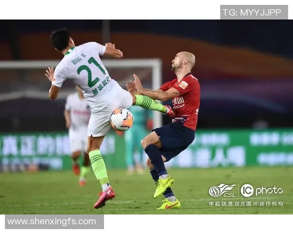 黑龙江队与青岛黄海的激烈对决展现足球魅力与团队精神的巅峰较量